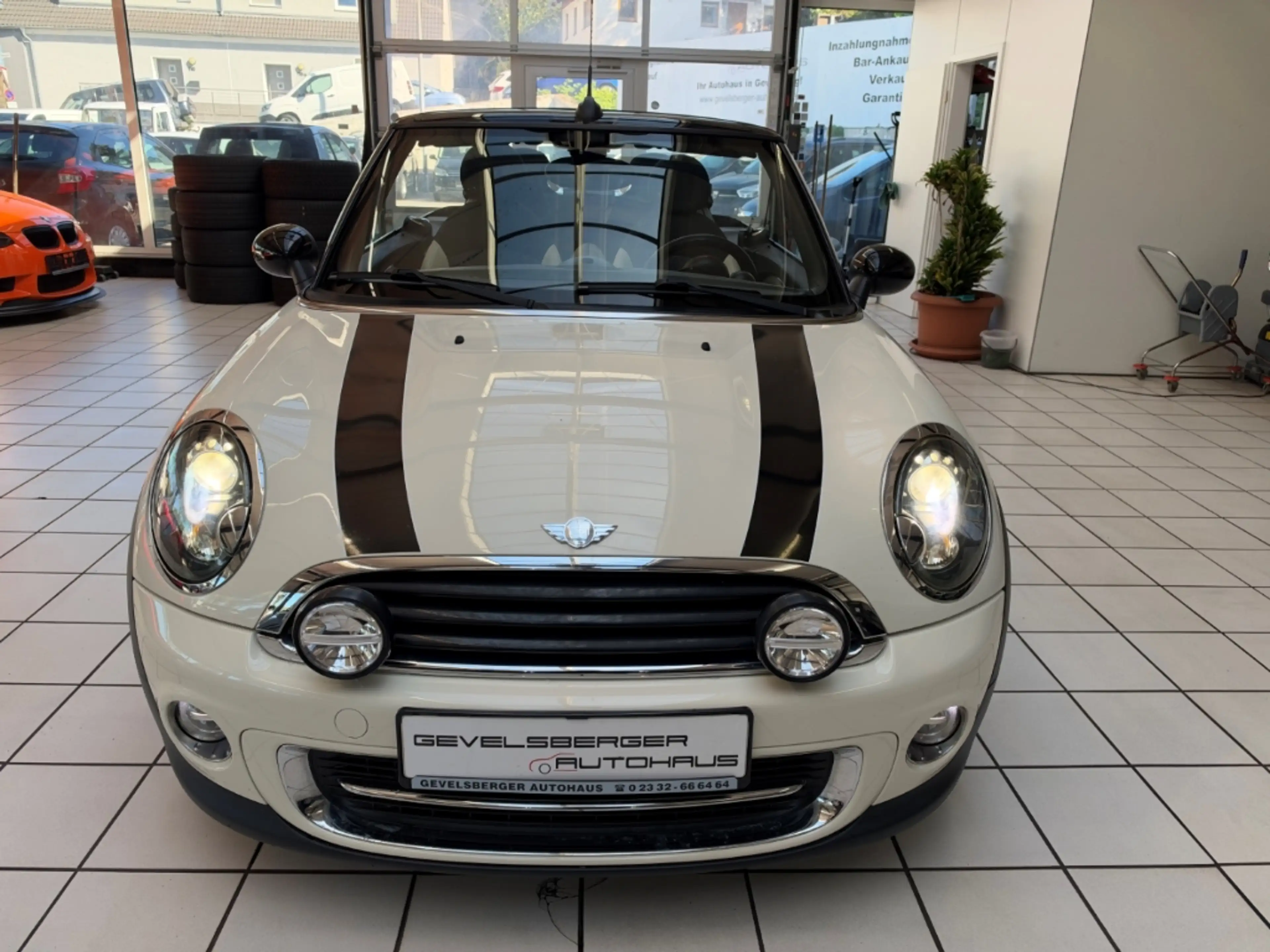 MINI Cooper Cabrio El. Verdeck Bi-Xenon Klimaautom Ambientebeleuchtun — photo 2