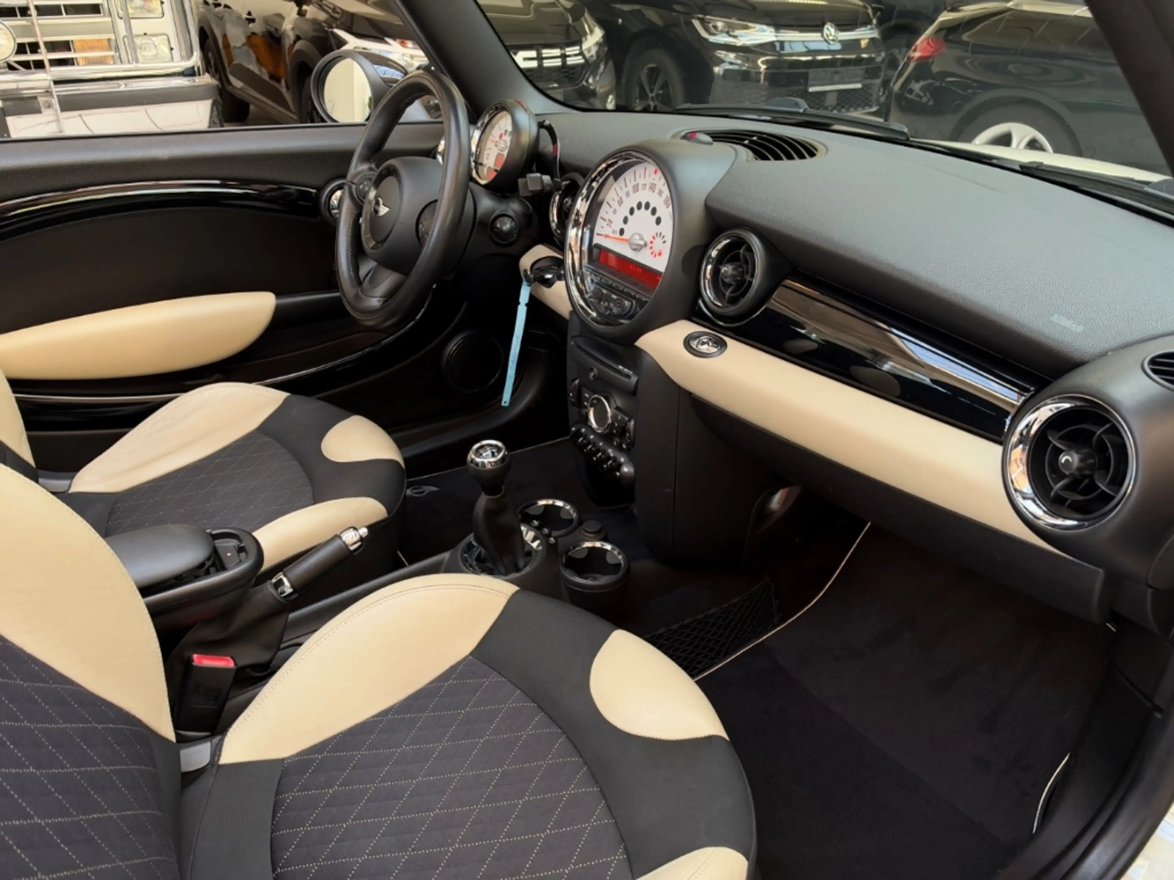 MINI Cooper Cabrio El. Verdeck Bi-Xenon Klimaautom Ambientebeleuchtun — photo 10