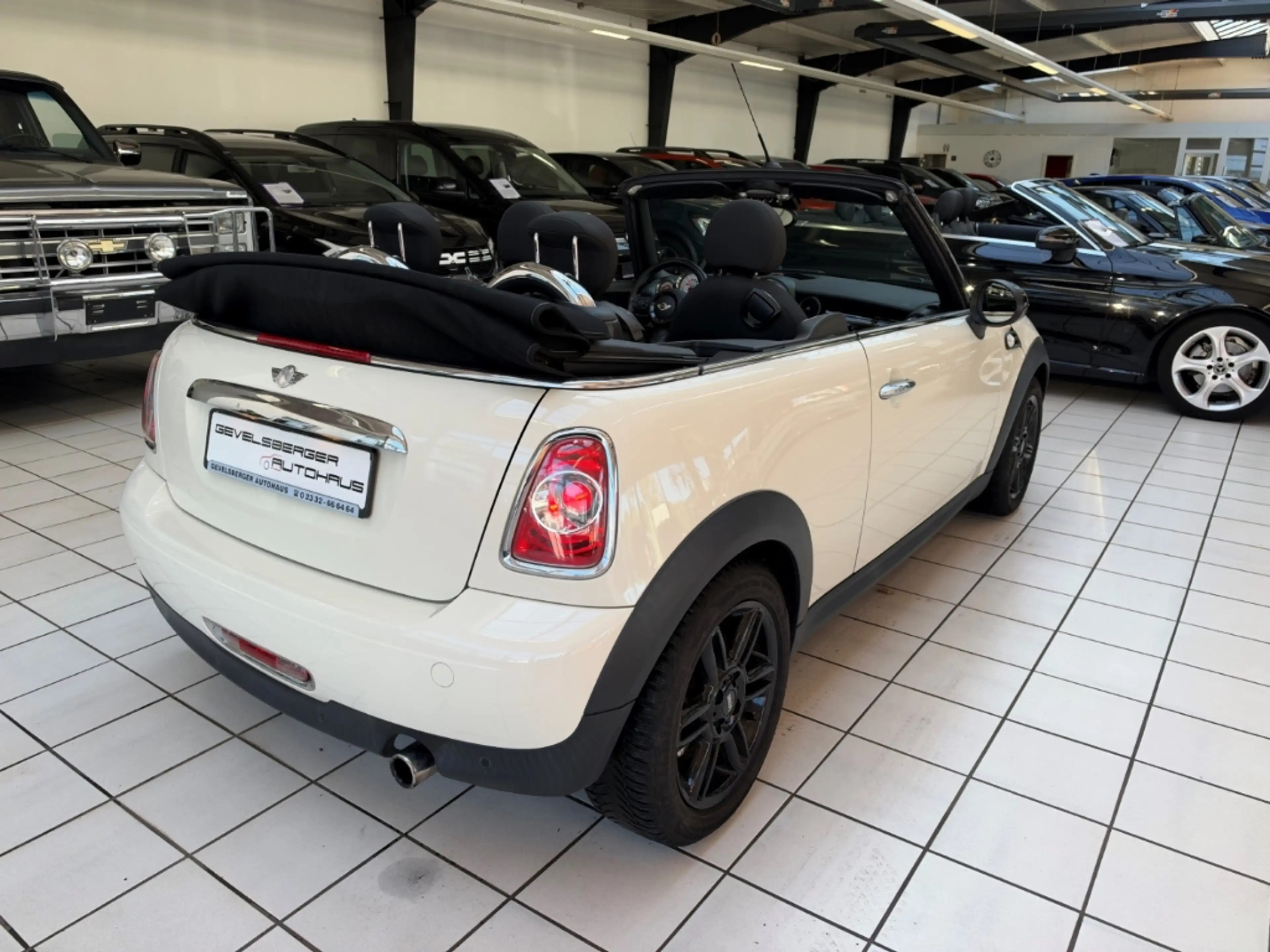MINI Cooper Cabrio El. Verdeck Bi-Xenon Klimaautom Ambientebeleuchtun — photo 6