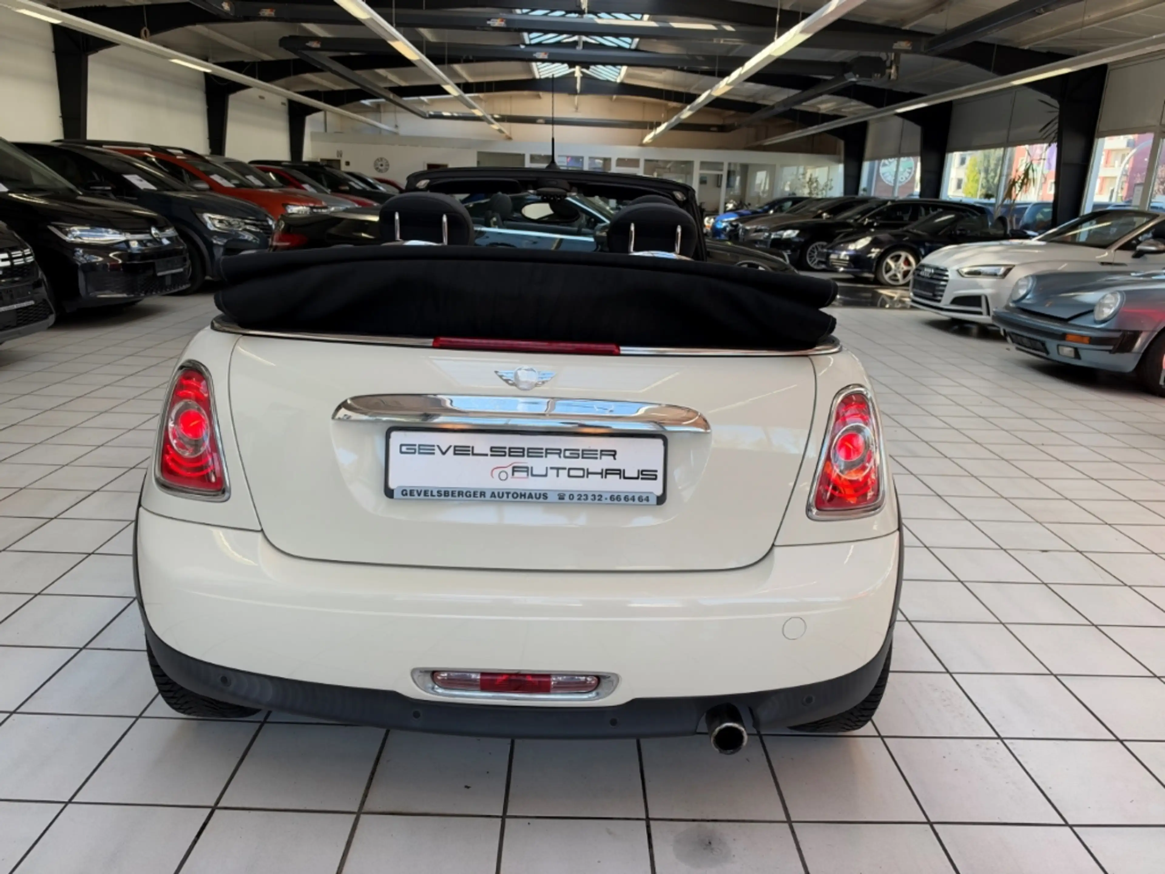 MINI Cooper Cabrio El. Verdeck Bi-Xenon Klimaautom Ambientebeleuchtun — photo 7