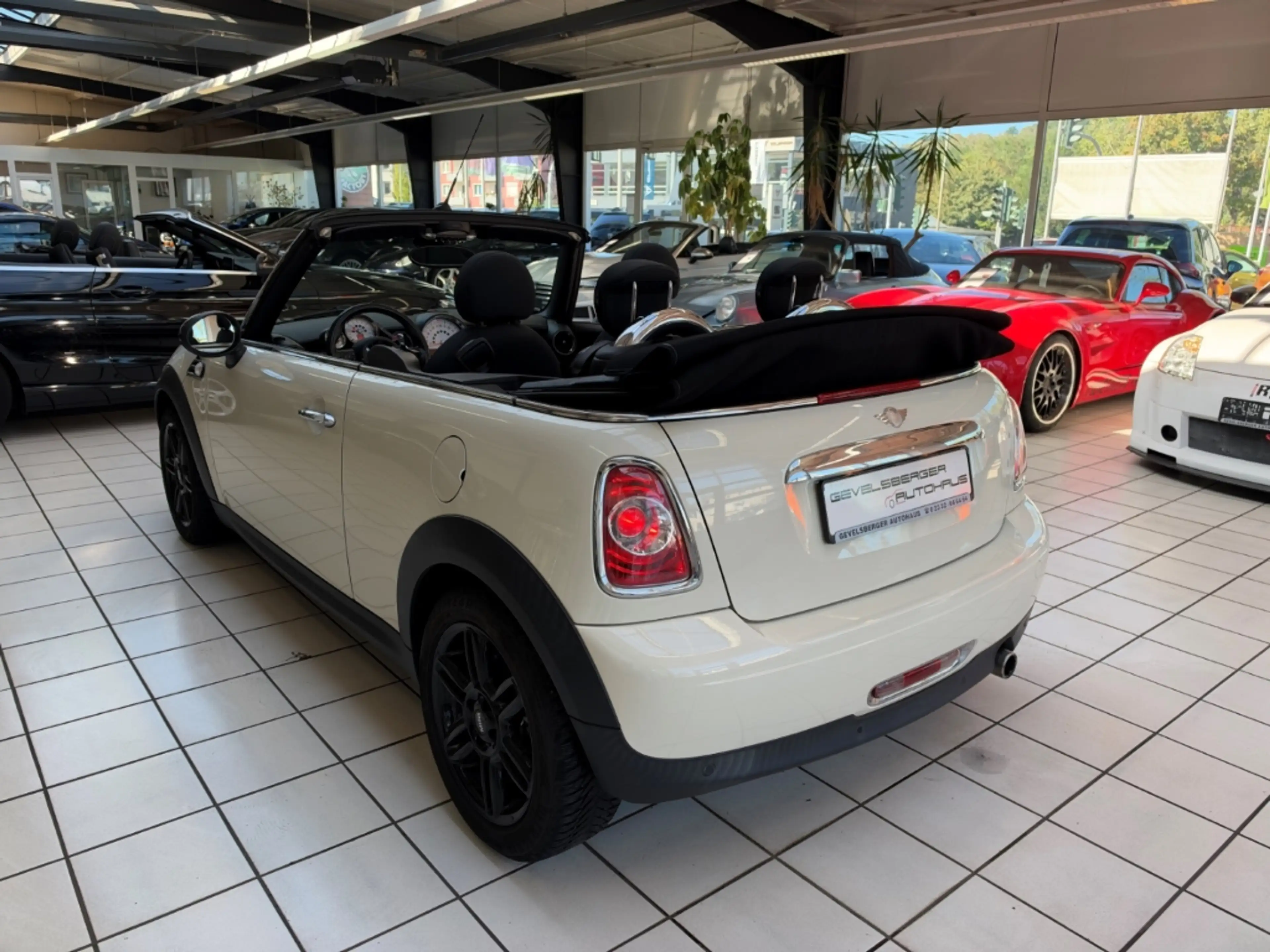 MINI Cooper Cabrio El. Verdeck Bi-Xenon Klimaautom Ambientebeleuchtun — photo 8