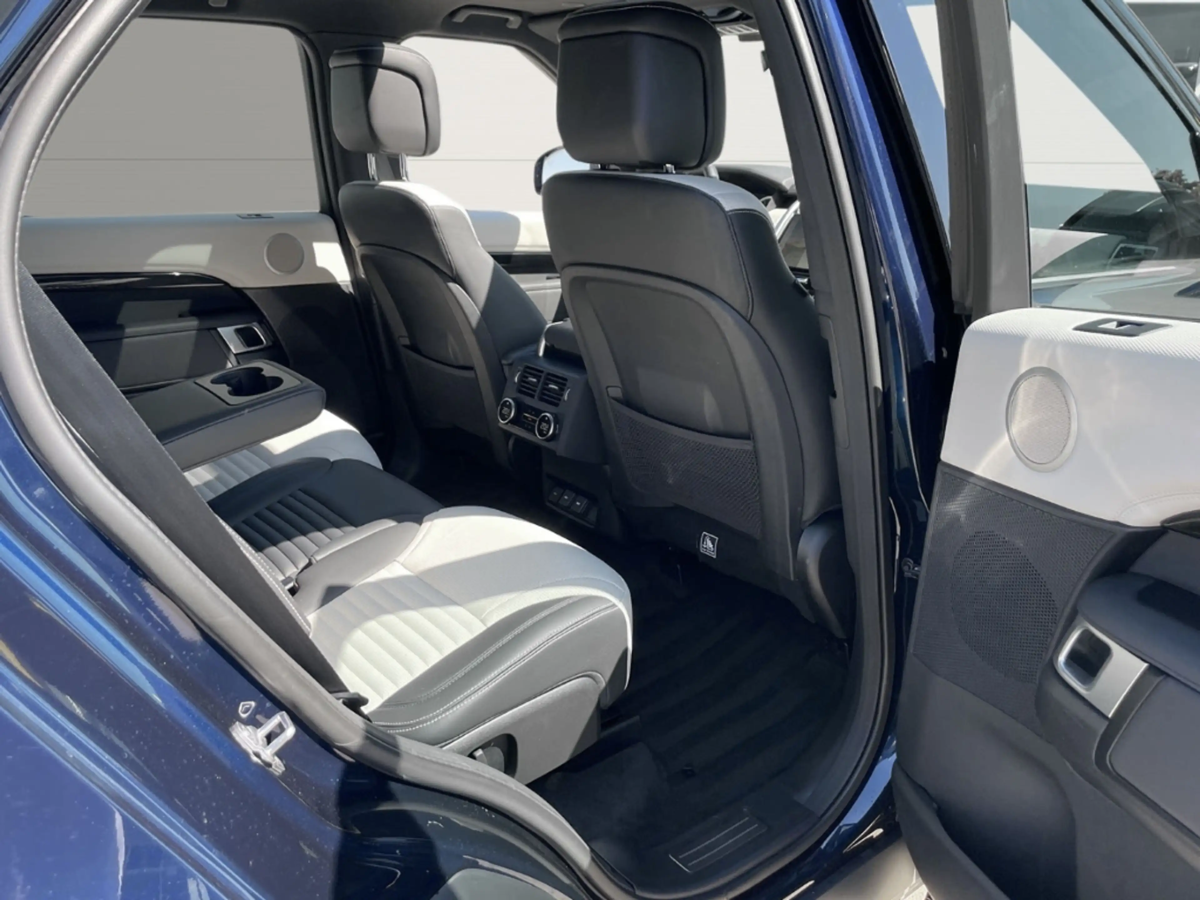 Land Rover Discovery D250 R-Dynamic SE+7Sitzer+Pano+AHK+ACC+DAB — photo 15