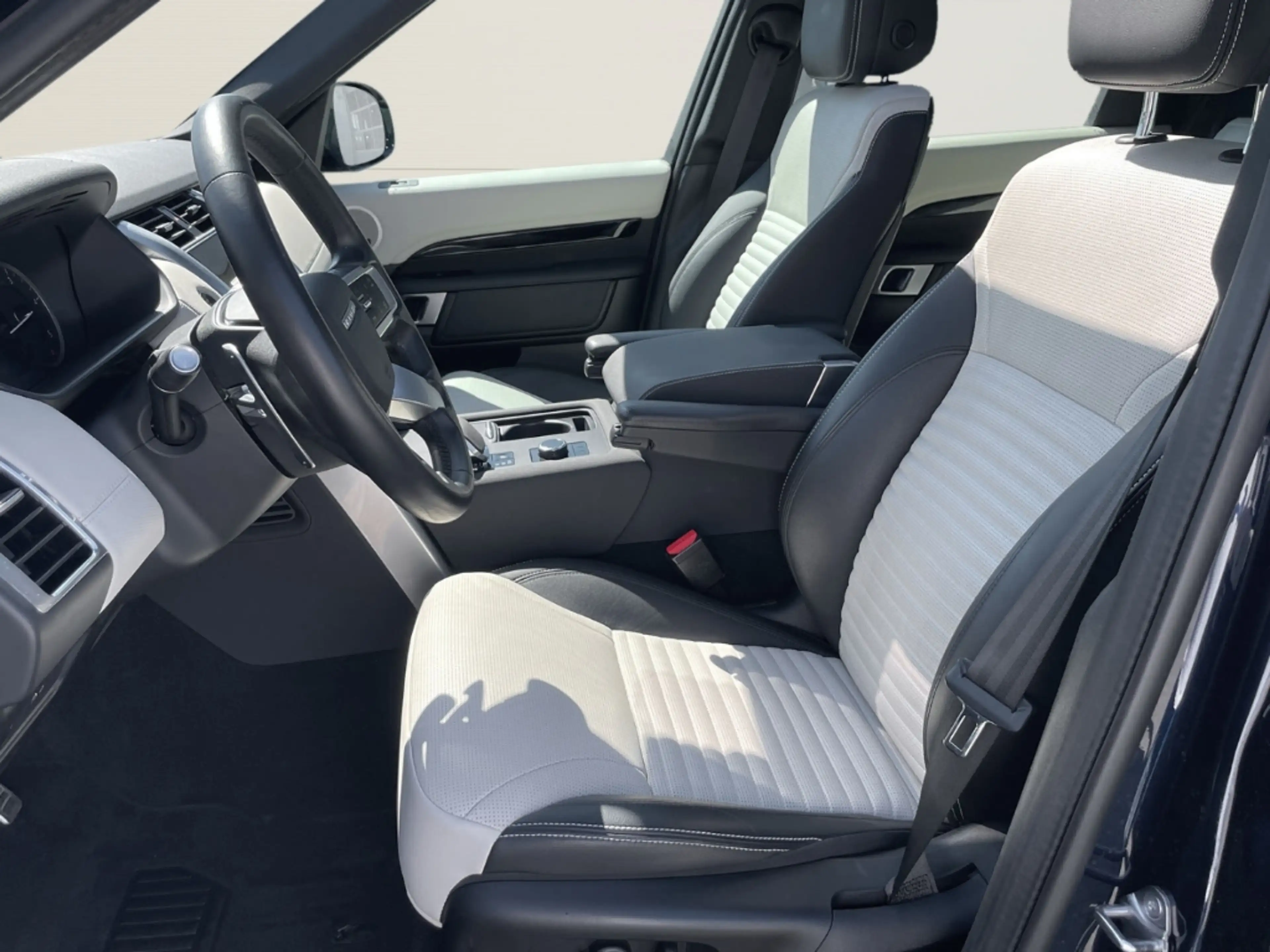 Land Rover Discovery D250 R-Dynamic SE+7Sitzer+Pano+AHK+ACC+DAB — photo 9