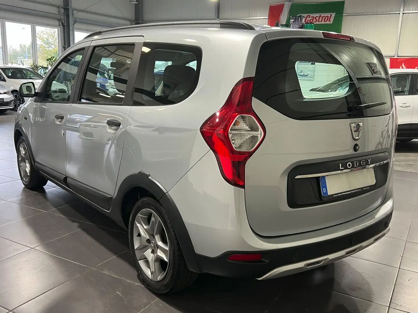 Dacia Lodgy 1.5 dCi Stepway Plus **Navi*Kamera*PDC** Silber - 2