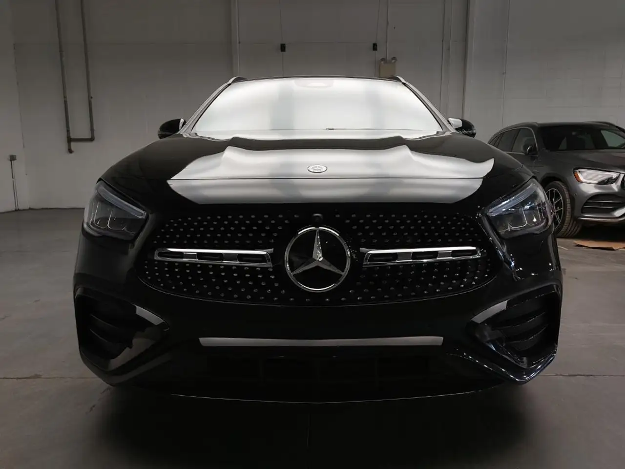 Mercedes-Benz GLA снимка Mercedes-Benz GLA