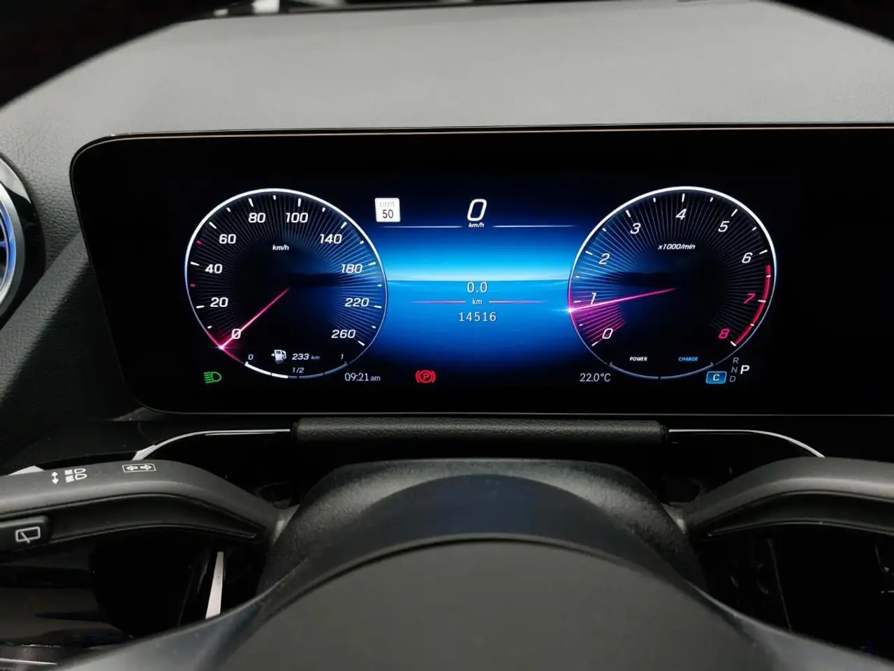 Mercedes-Benz GLA снимка Mercedes-Benz GLA
