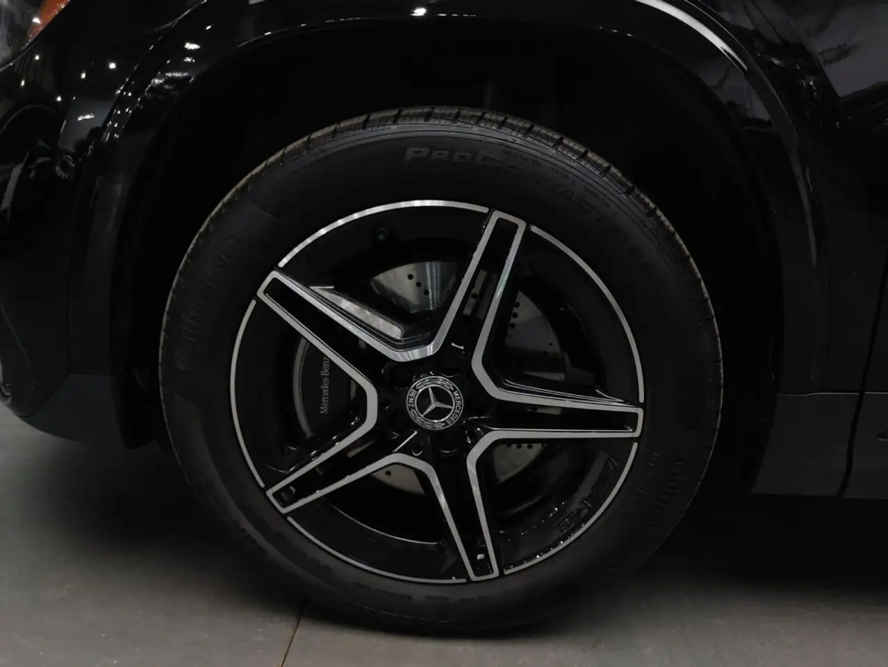 Mercedes-Benz GLA снимка Mercedes-Benz GLA