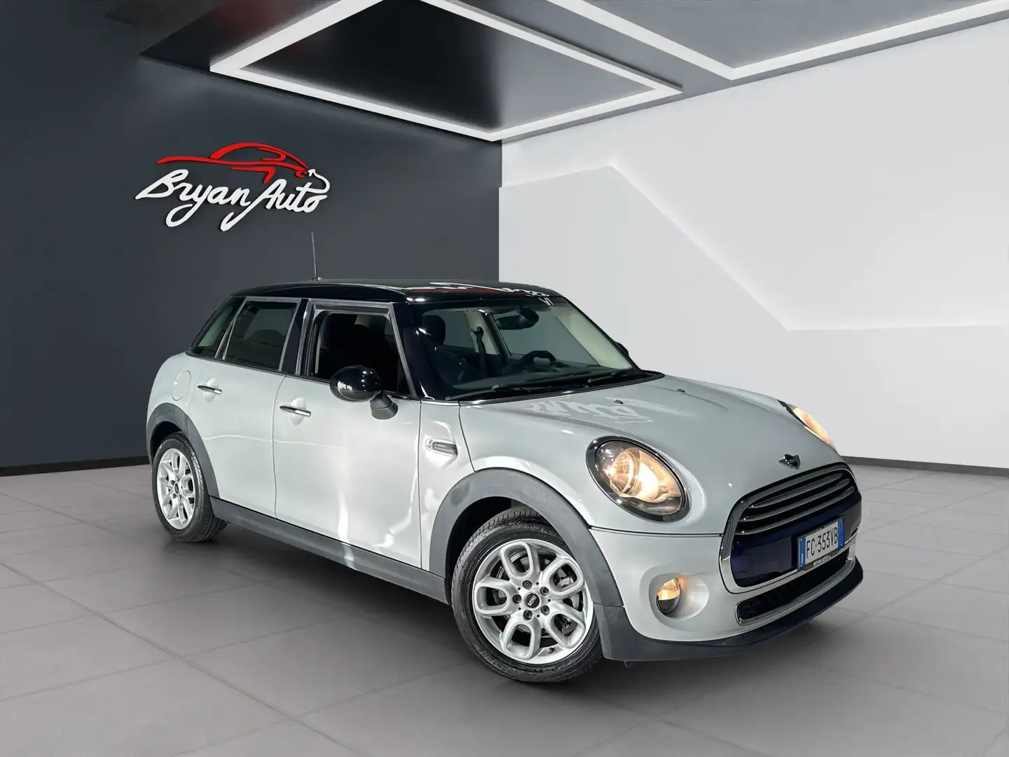 MINI Cooper D 1.5 5p Gris - 2