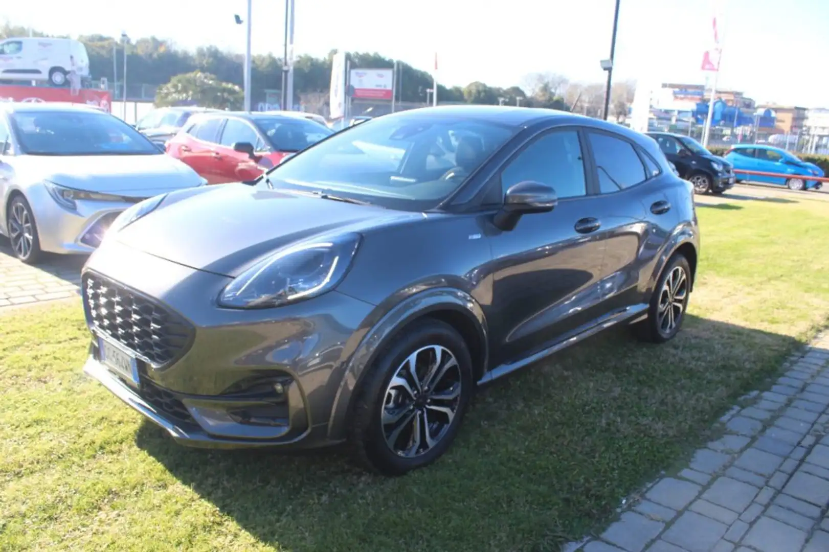 Ford Puma 1.0 EcoBoost Hybrid 125 CV S&S aut. ST-Line Gris - 1
