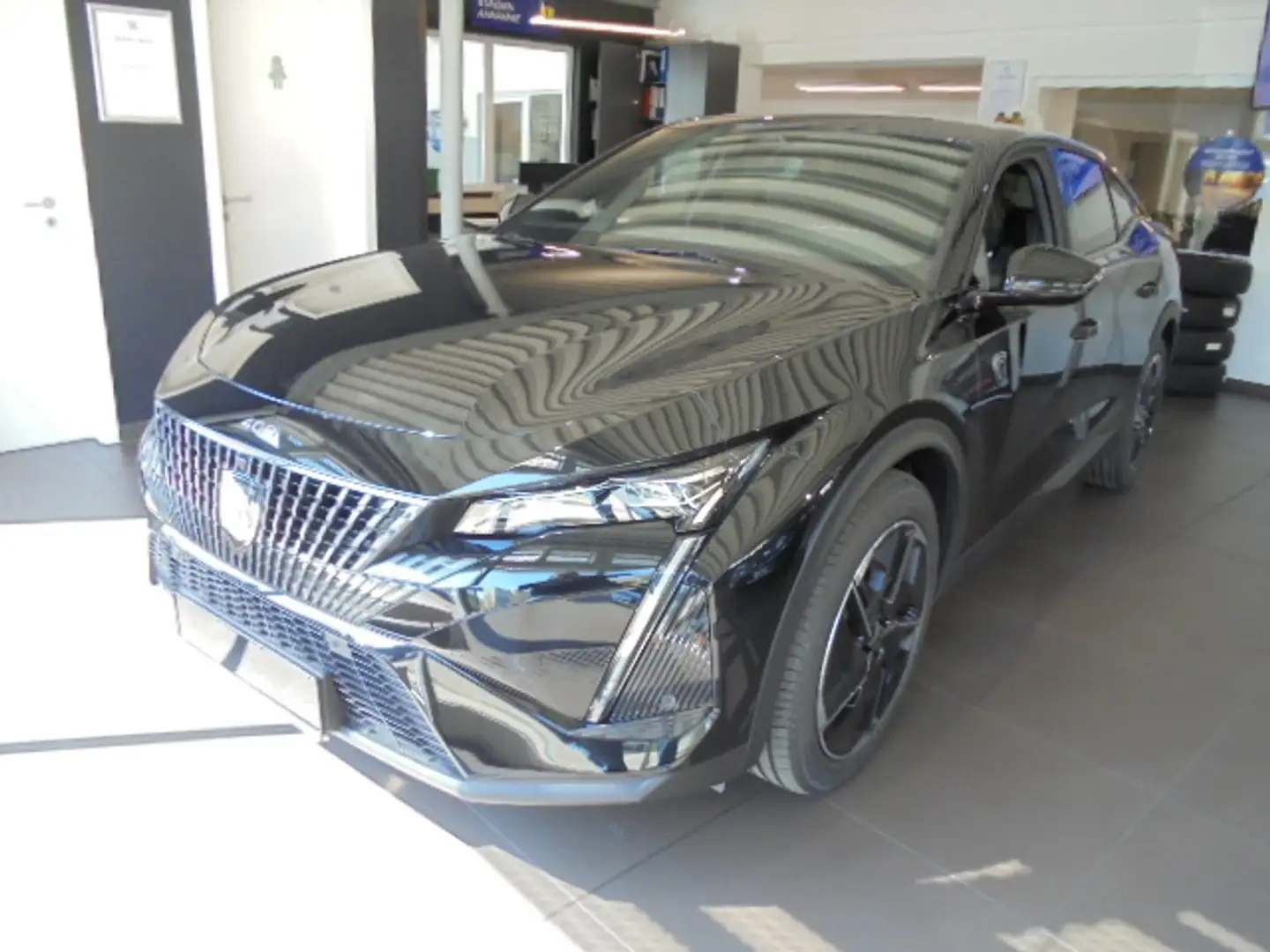 Peugeot 408 GT Hybrid 145 e-DSC6 Schwarz - 1