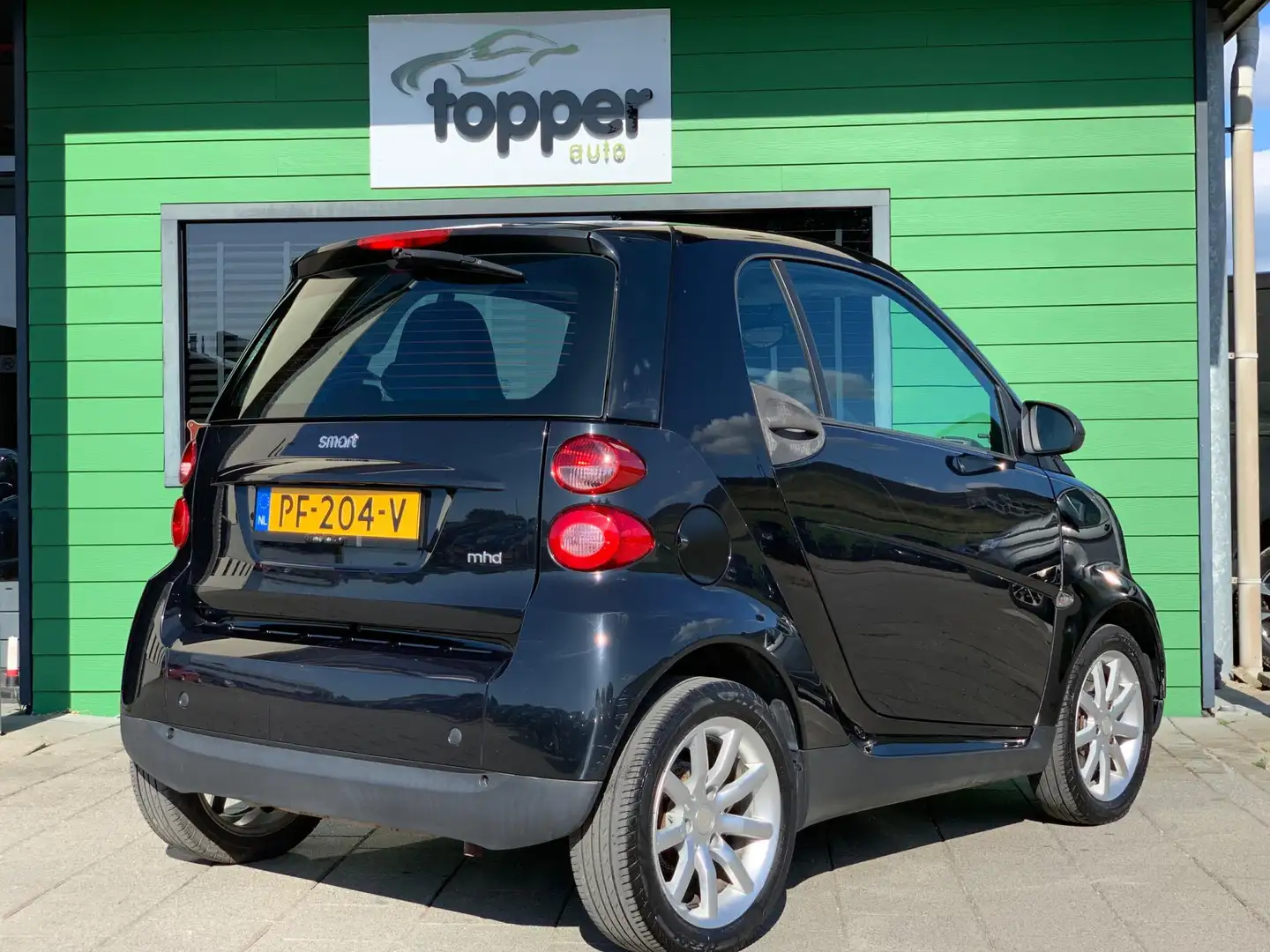 smart forTwo coupé 1.0 mhd Base | Automaat | Navigatie | Camera Zwart - 2