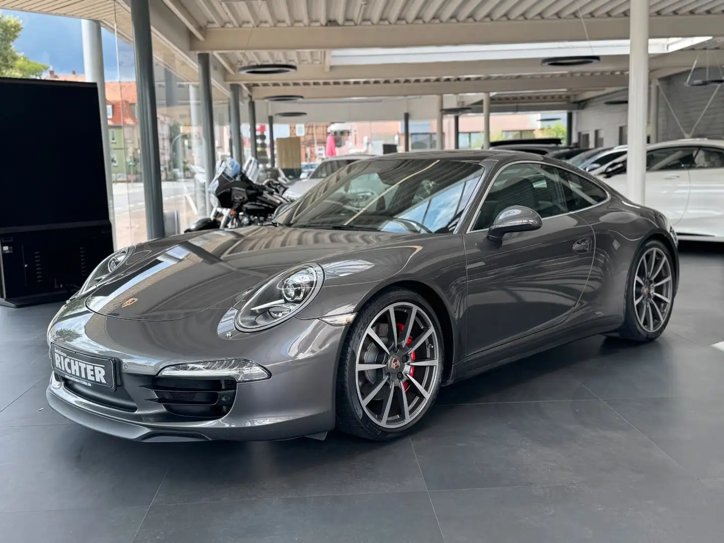 Porsche 911 Carrera 4 S Chrono/Sportabgas/ BOSE/Xenon/ Grau - 1