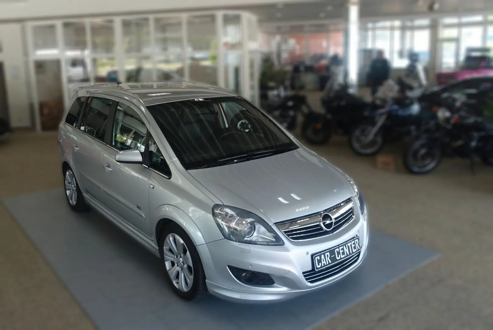 Opel Zafira B Sport OPC; [LPG] NAV RECARO XEN PDC WR Silber - 2