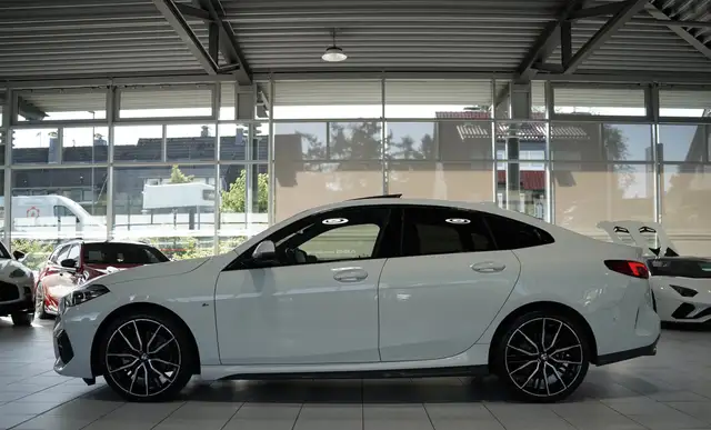 BMW 2 Series view 11