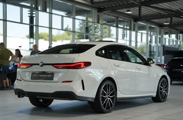 BMW 2 Series view 8