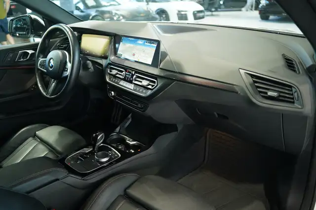 BMW 2 Series view 15