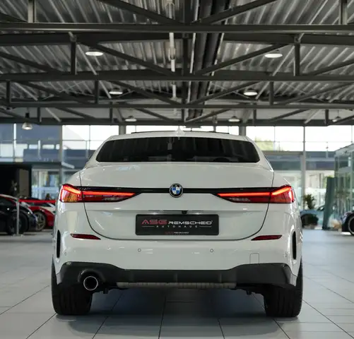 BMW 2 Series view 9