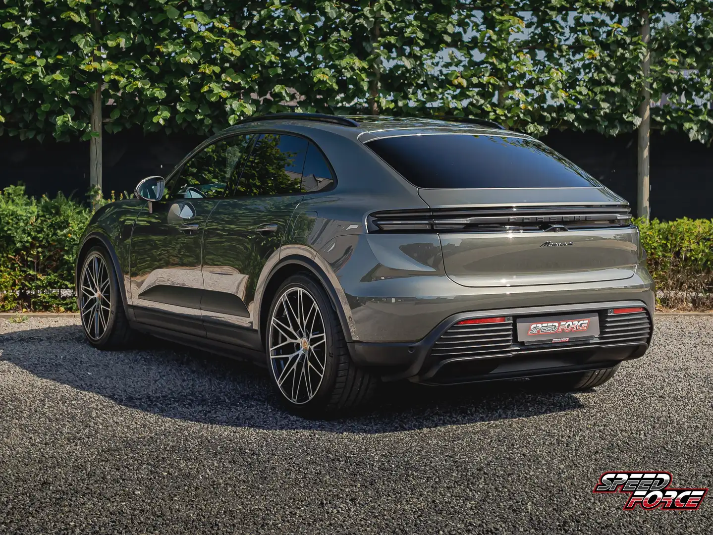 Porsche Macan 4 | Luchtvering | 22" | Pano | Bose | Trekhaak Vert - 2