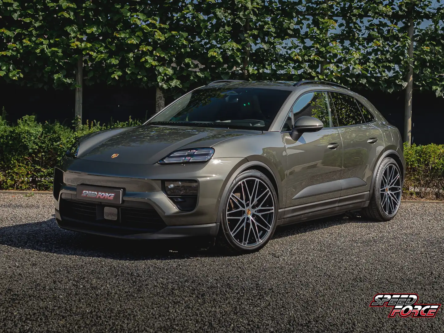 Porsche Macan 4 | Luchtvering | 22" | Pano | Bose | Trekhaak Vert - 1