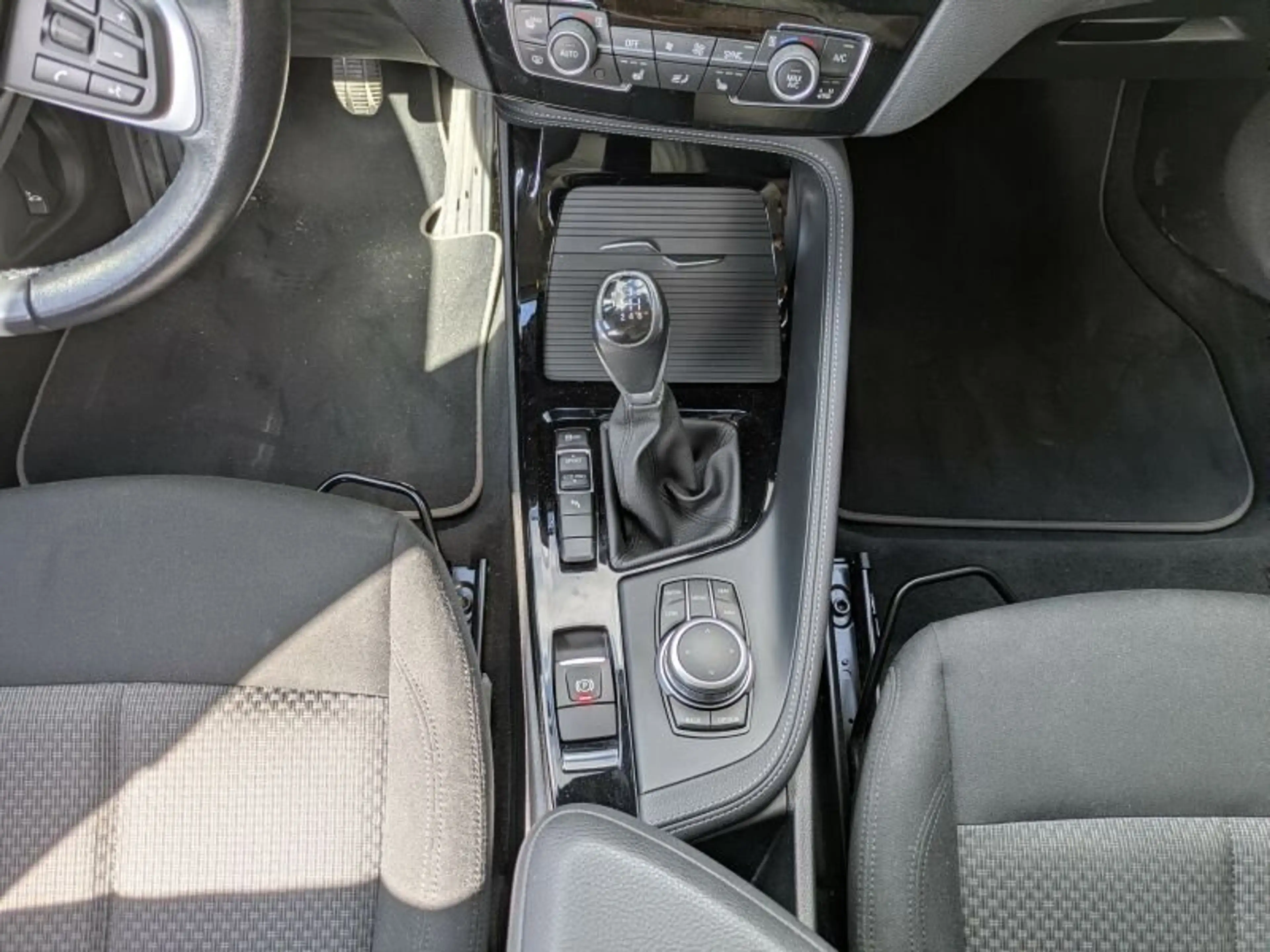 BMW X2 sDrive18i Advantage Driv.Ass. Navi. Park.Ass — photo 9