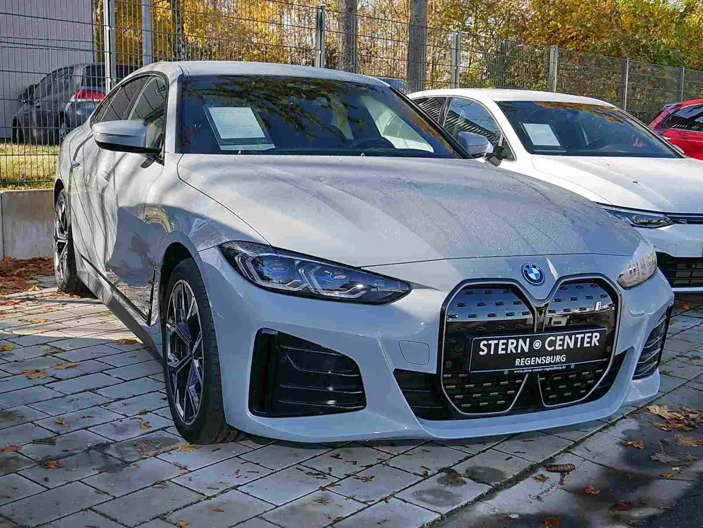 BMW i4 40e Grand Coupé M-Paket+Laserlicht+ShadowLine Grau - 2