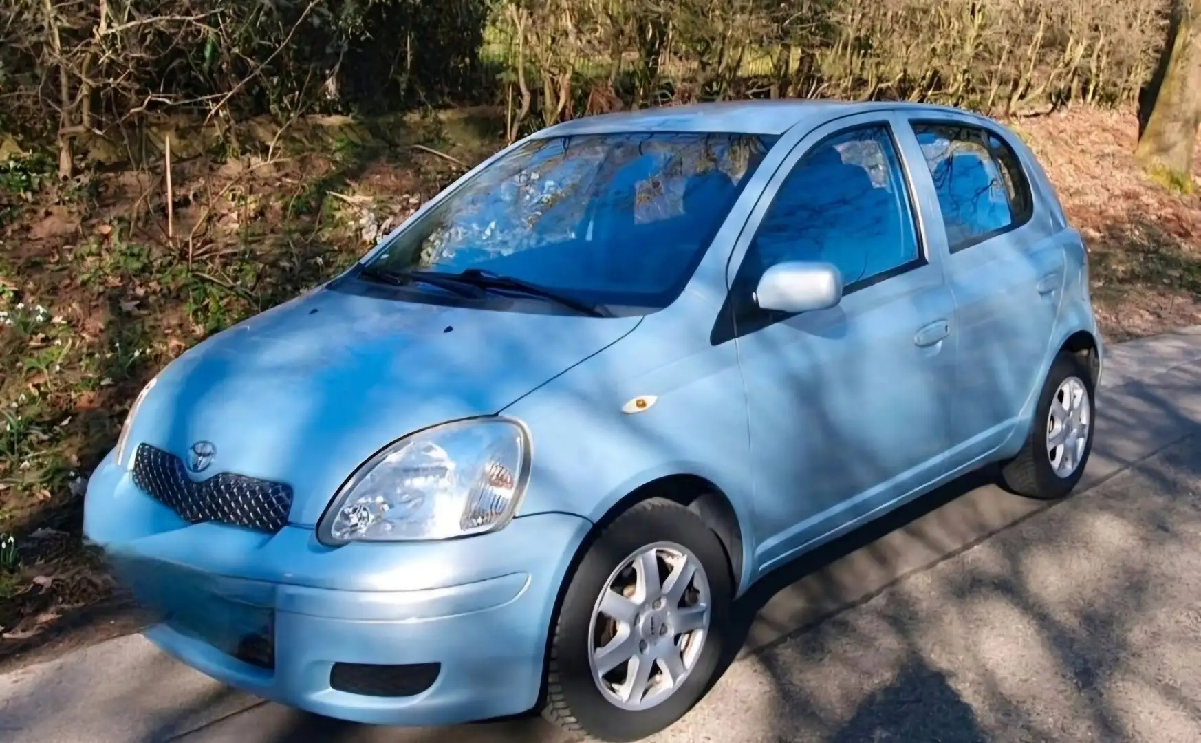 Toyota Yaris Spritziger Toyota Yaris Bleu - 1