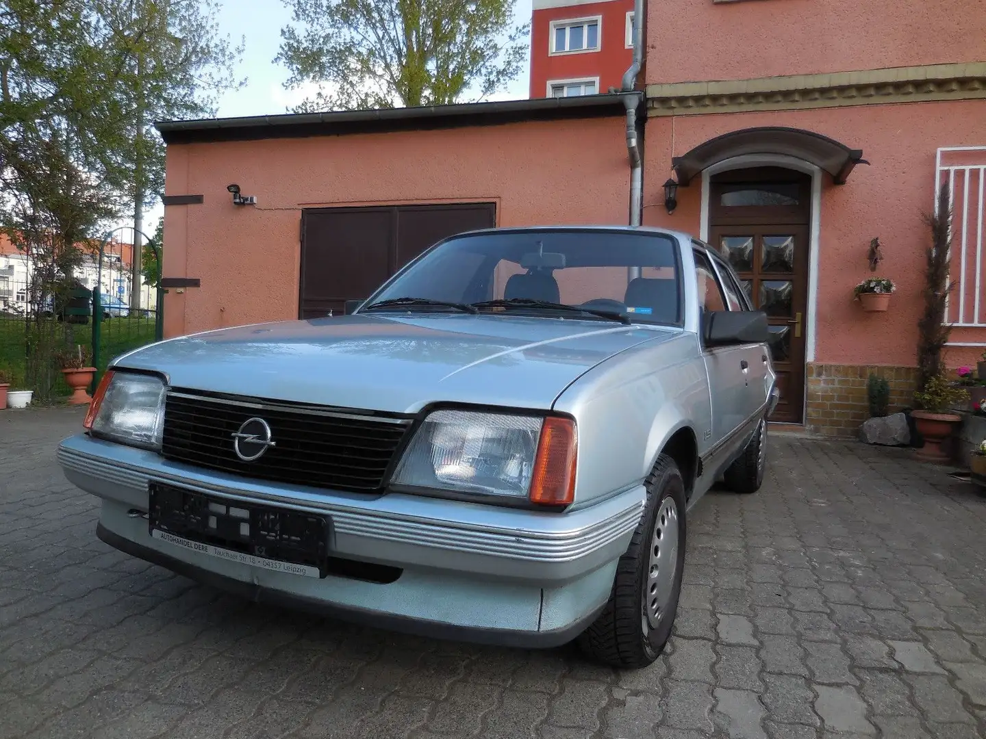 Opel Ascona 1.6 S*SERVO*TÜV NEU+H-ZULASSUNG*GEPFLEGT* Modrá - 2