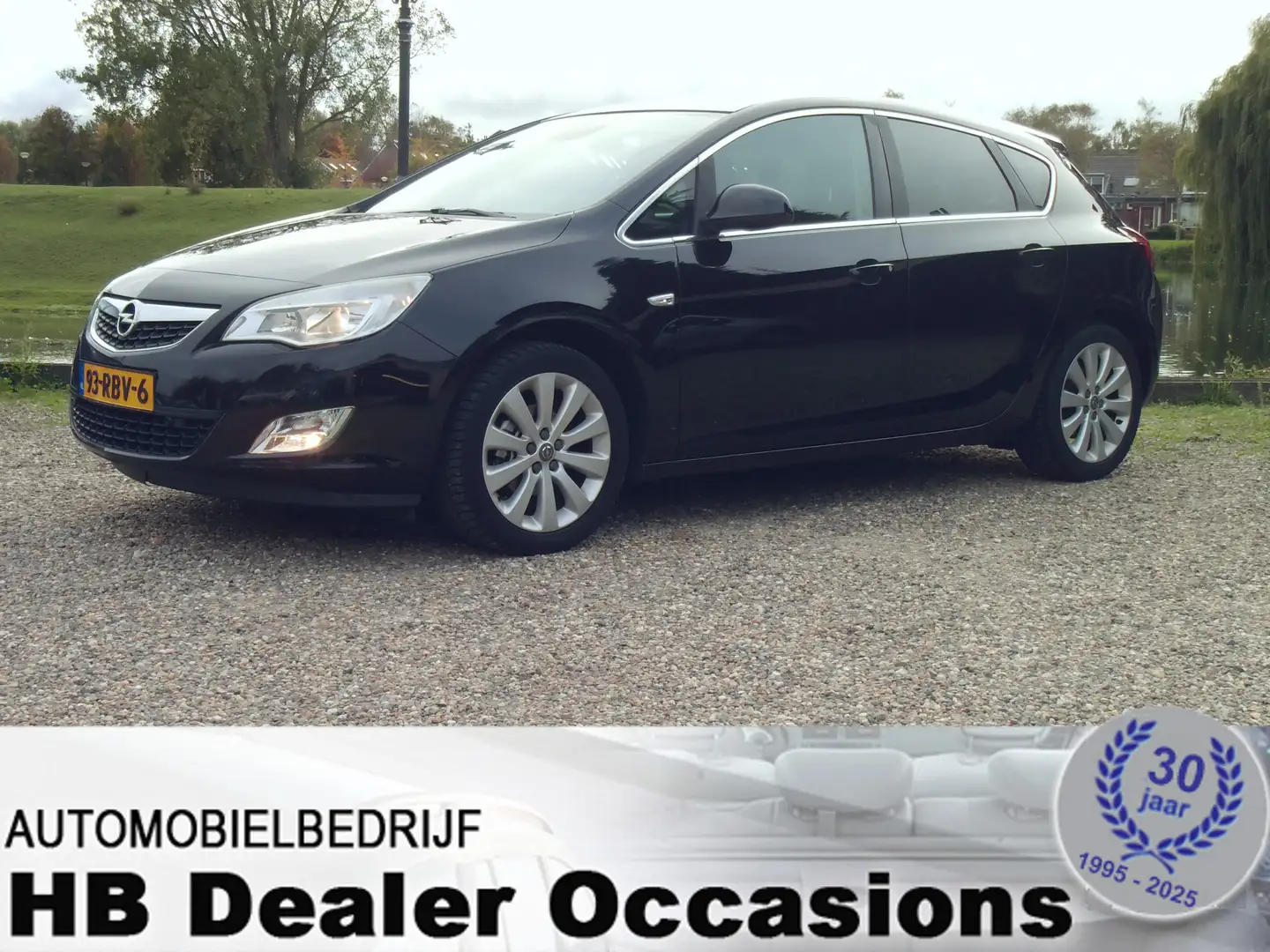 Opel Astra 1.4 Cosmo - Airco - Navigatie Zwart - 1