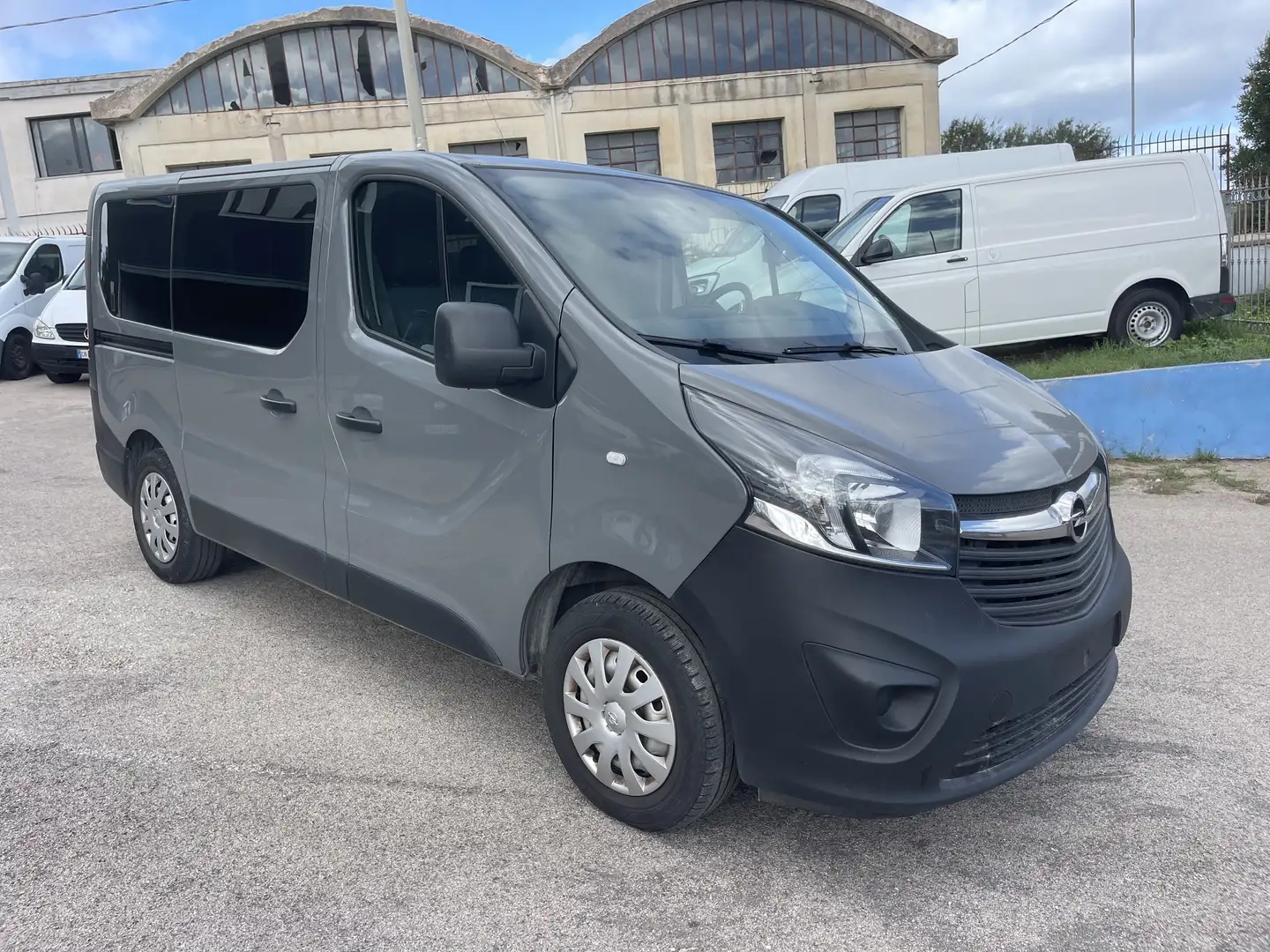 Opel Vivaro Vivaro 1.6 Biturbo - 2