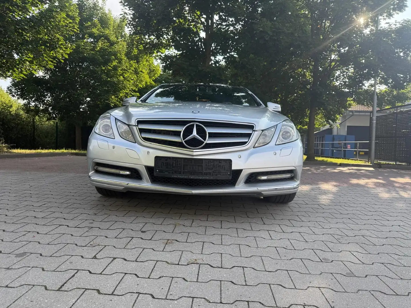 Mercedes-Benz E 350 CDI DPF Coupe BlueEFFICIENCY 7G-TRONIC Elegance Argent - 1