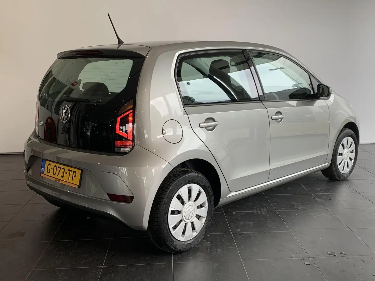 Volkswagen up! 1.0 BMT move up! AIRCONDITIONING | TELEFOONVOORBER Grijs - 2