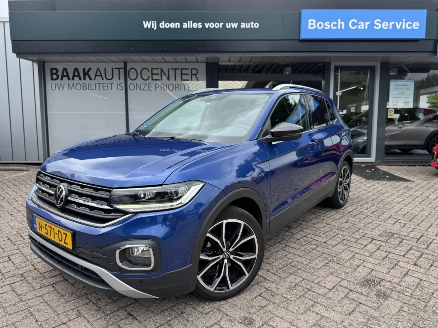 Volkswagen T-Cross 1.0 TSI Style | LED | 18" | Camera | ACC Blauw - 1
