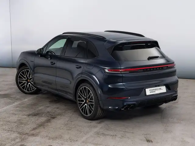 Porsche Cayenne view 9