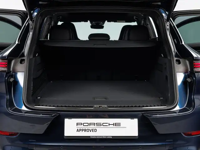 Porsche Cayenne view 14