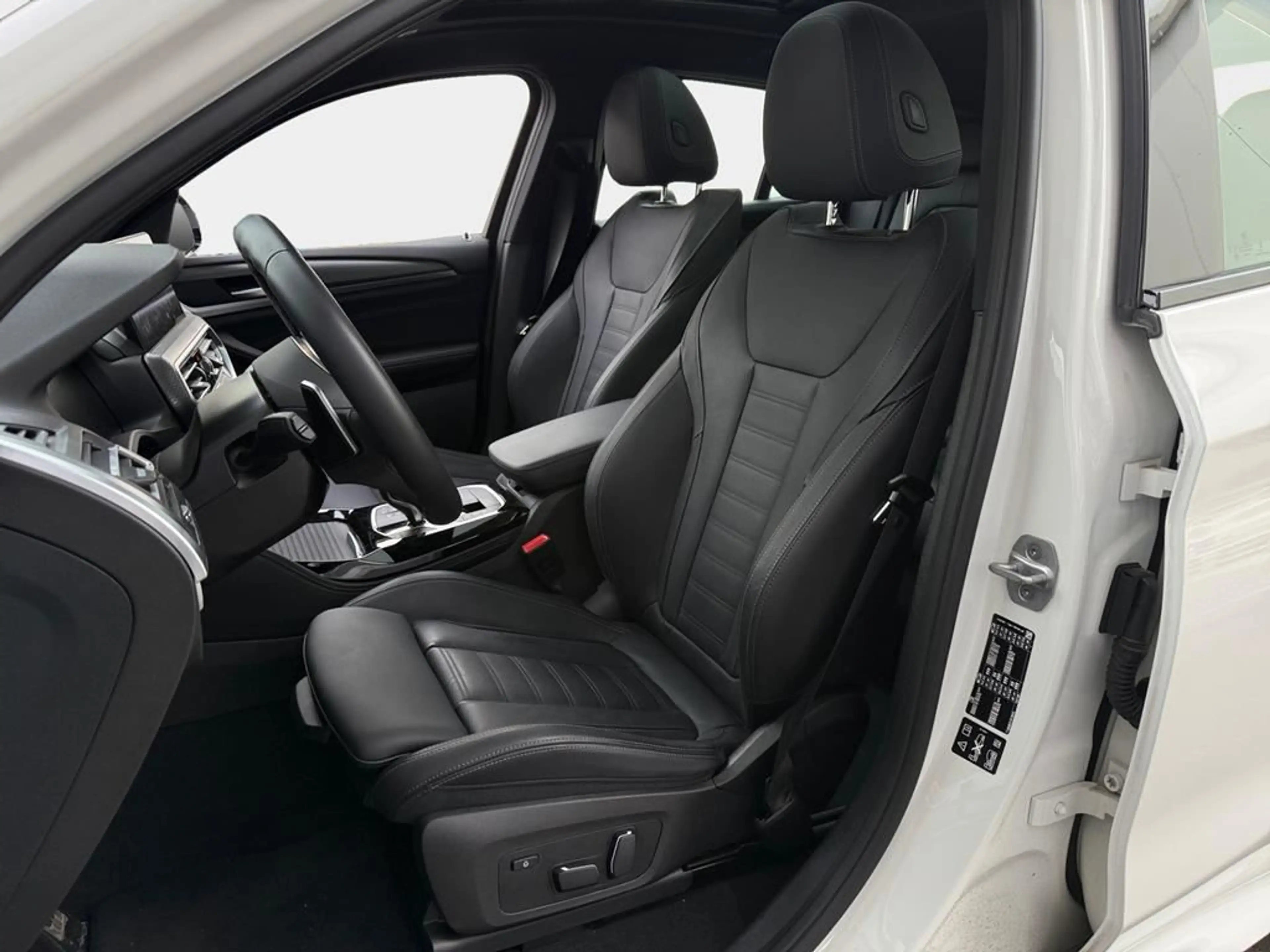 BMW X4 M Sport — photo 10