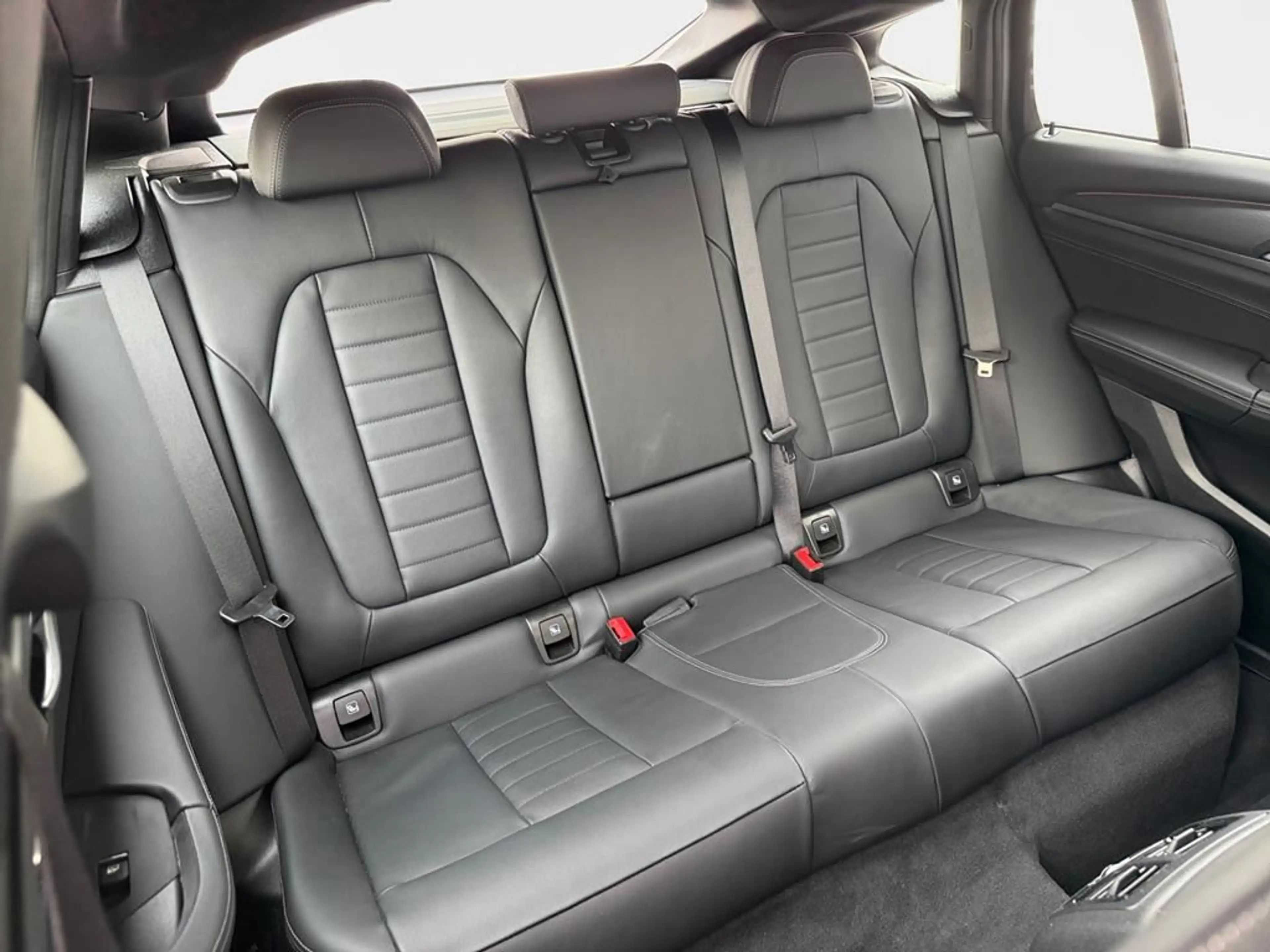 BMW X4 M Sport — photo 15