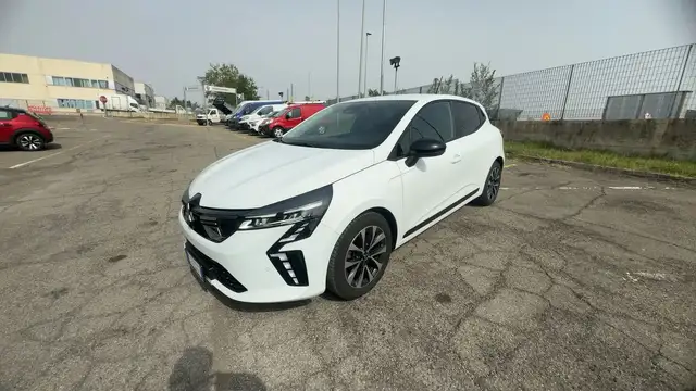 Mitsubishi Colt view 3