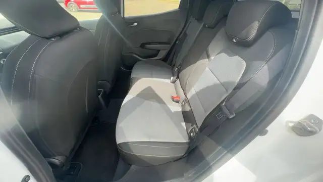 Mitsubishi Colt view 14