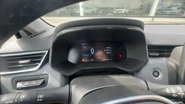Mitsubishi Colt view 9