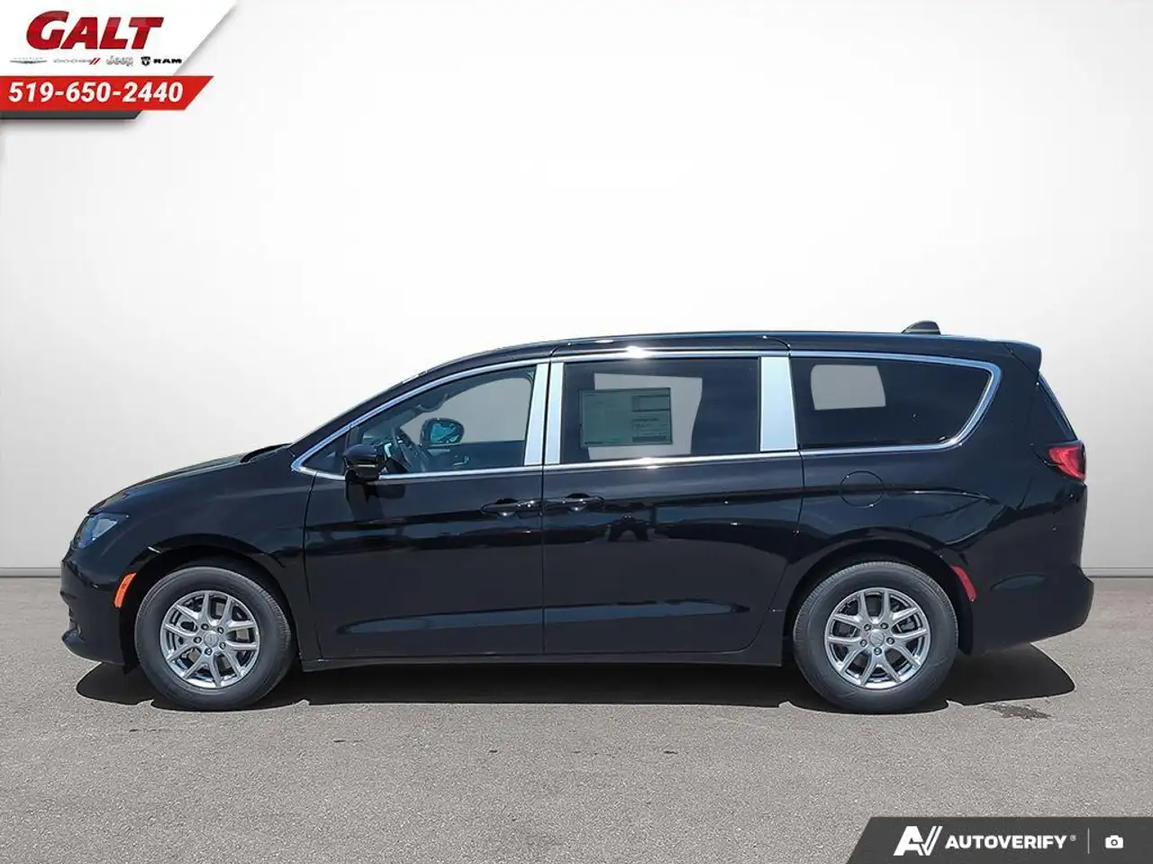 Chrysler Grand Caravan снимка Chrysler Grand Caravan