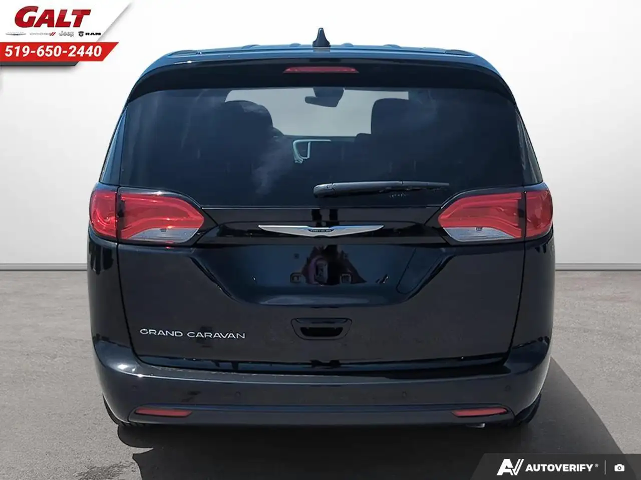 Chrysler Grand Caravan снимка Chrysler Grand Caravan