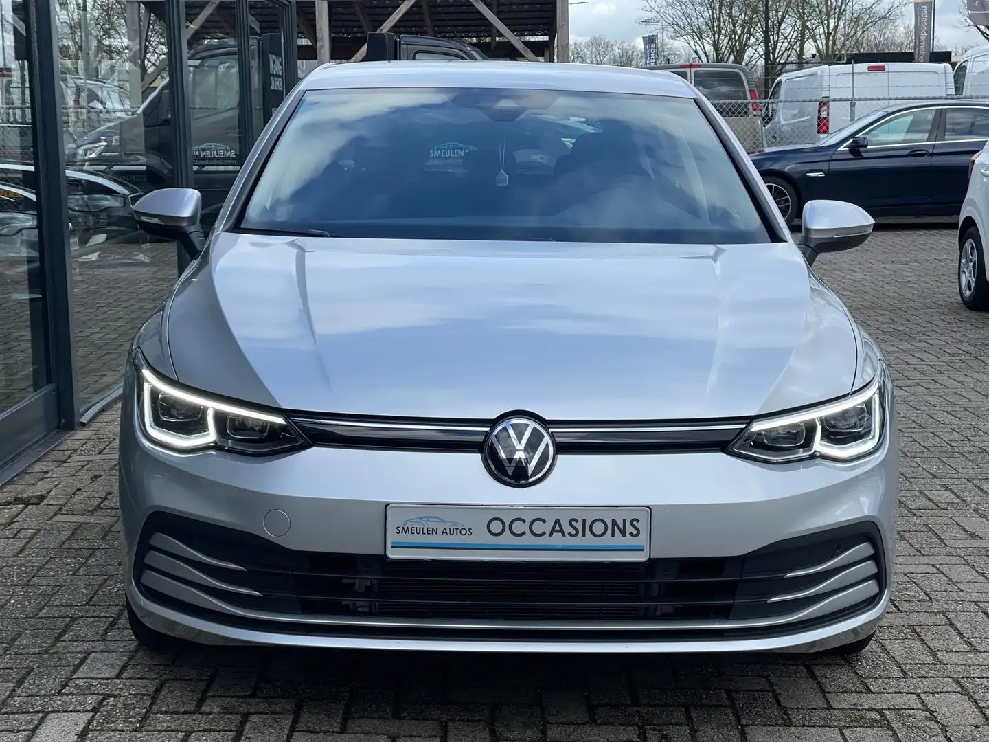 Volkswagen Golf 1.5 eTSI Life Business SIDEASSIST/KEYLESS/CAM/STOE Grijs - 2