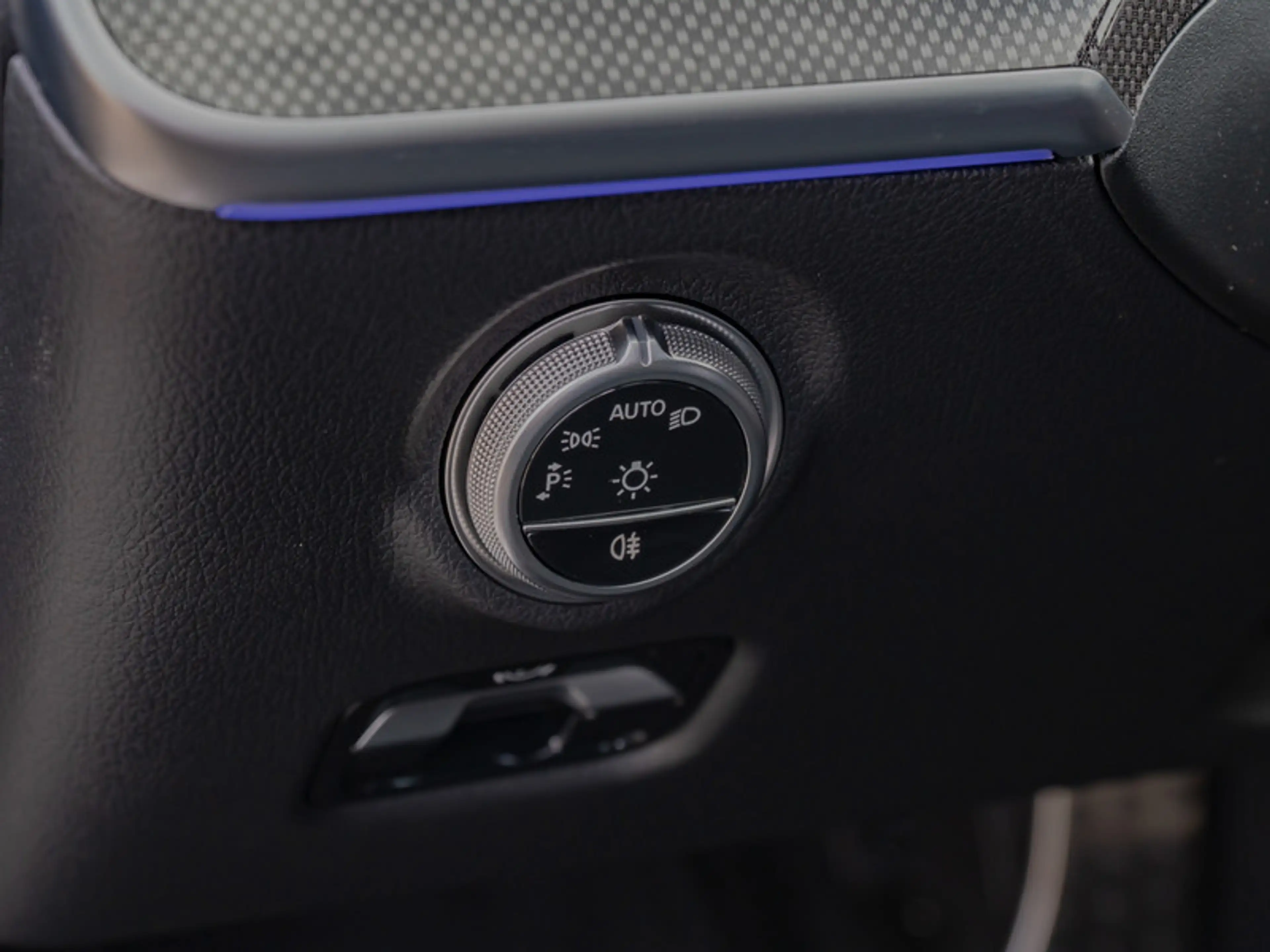 Mercedes-Benz C 180 AMG-Sport/LED/360/Night/Totw/Sound/Distr — photo 13