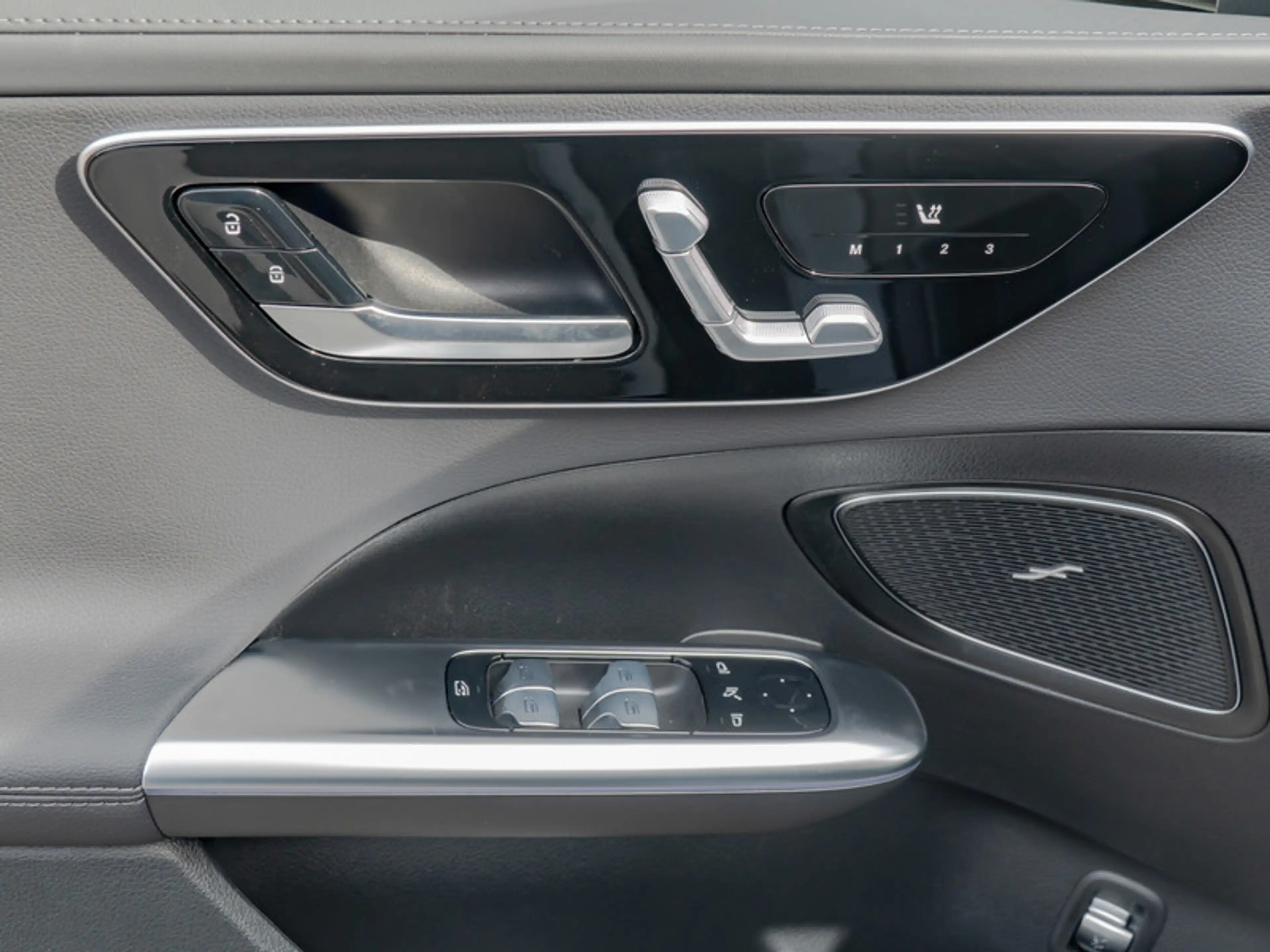 Mercedes-Benz C 180 AMG-Sport/LED/360/Night/Totw/Sound/Distr — photo 11