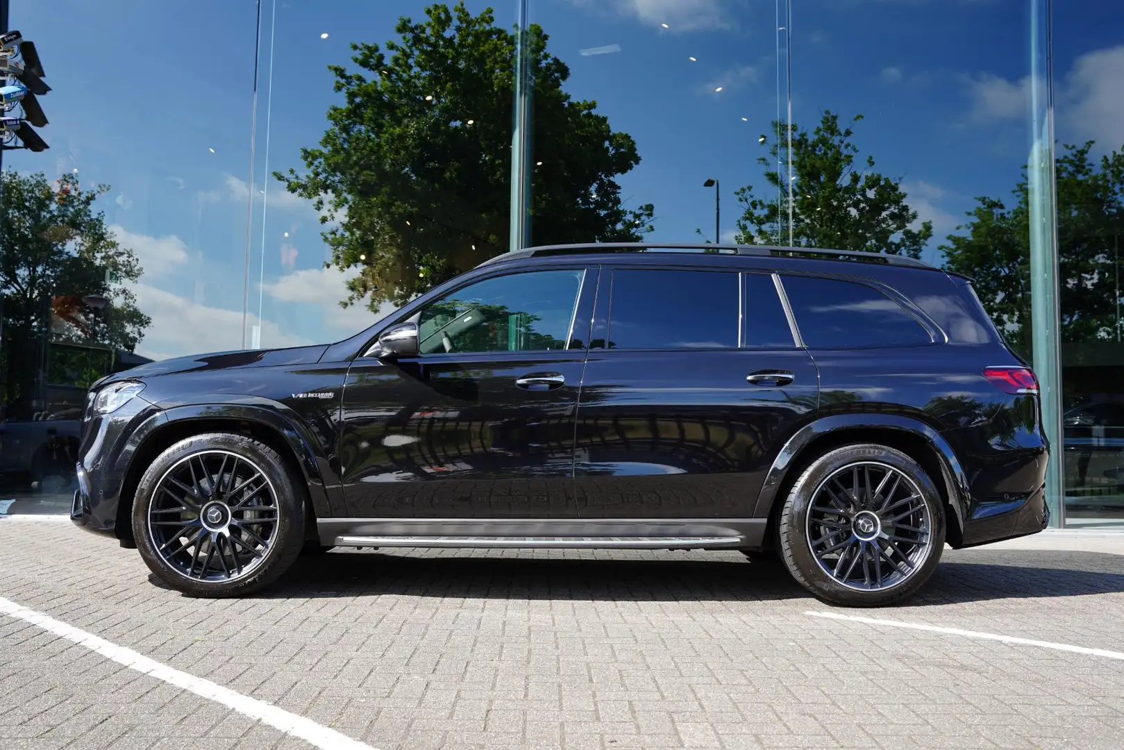 Mercedes-Benz GLS 63 AMG 4-Matic Exclusive NL-Auto Multimedia 7-Persoons Zwart - 2