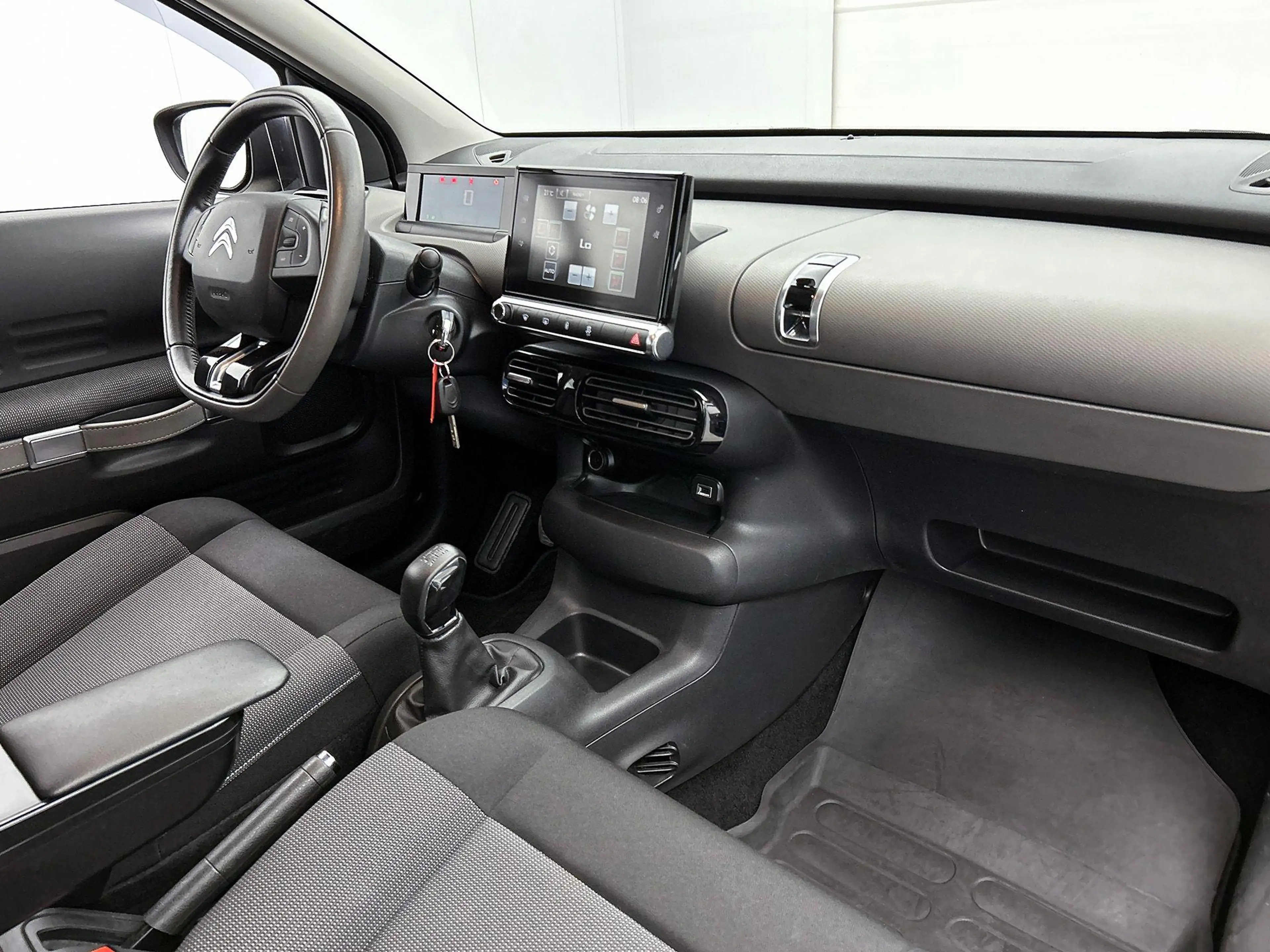Citroen C4 Cactus 1.2 PureTech Business Plus | camera | Climate Cont — photo 9