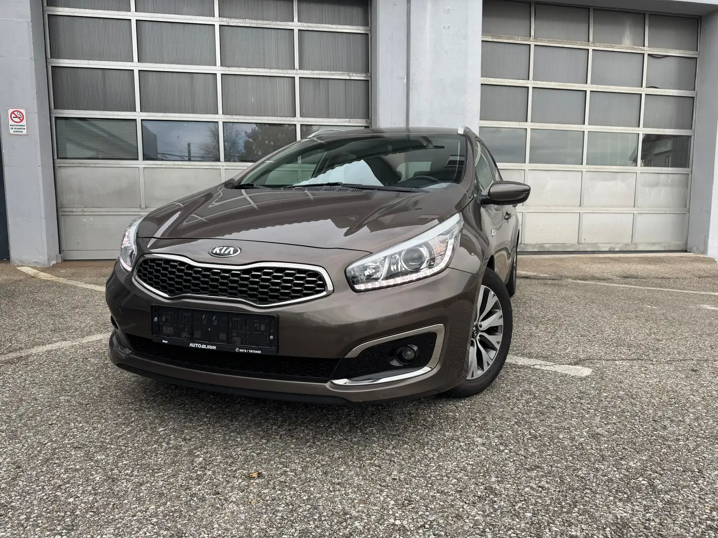 Kia Ceed SW / cee'd SW Attract/Kamera/Navi/LED/Tempomat. Beige - 1