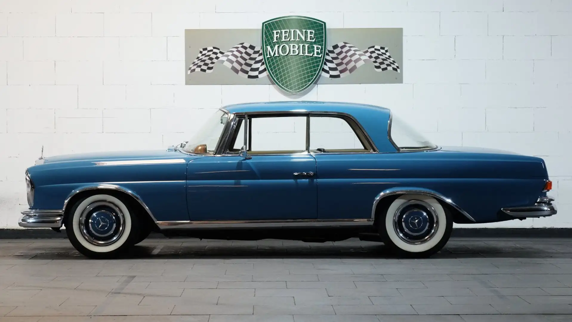 Mercedes-Benz 560 SEB W111 Kraftpaket Blau - 2