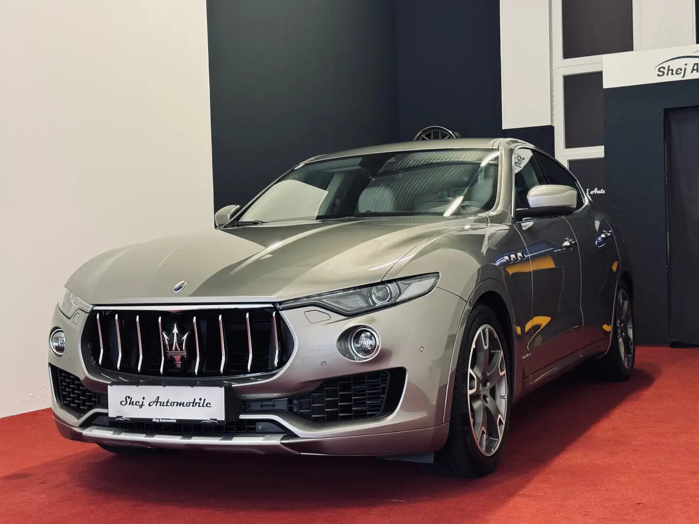 Maserati Levante Diesel Grau - 1