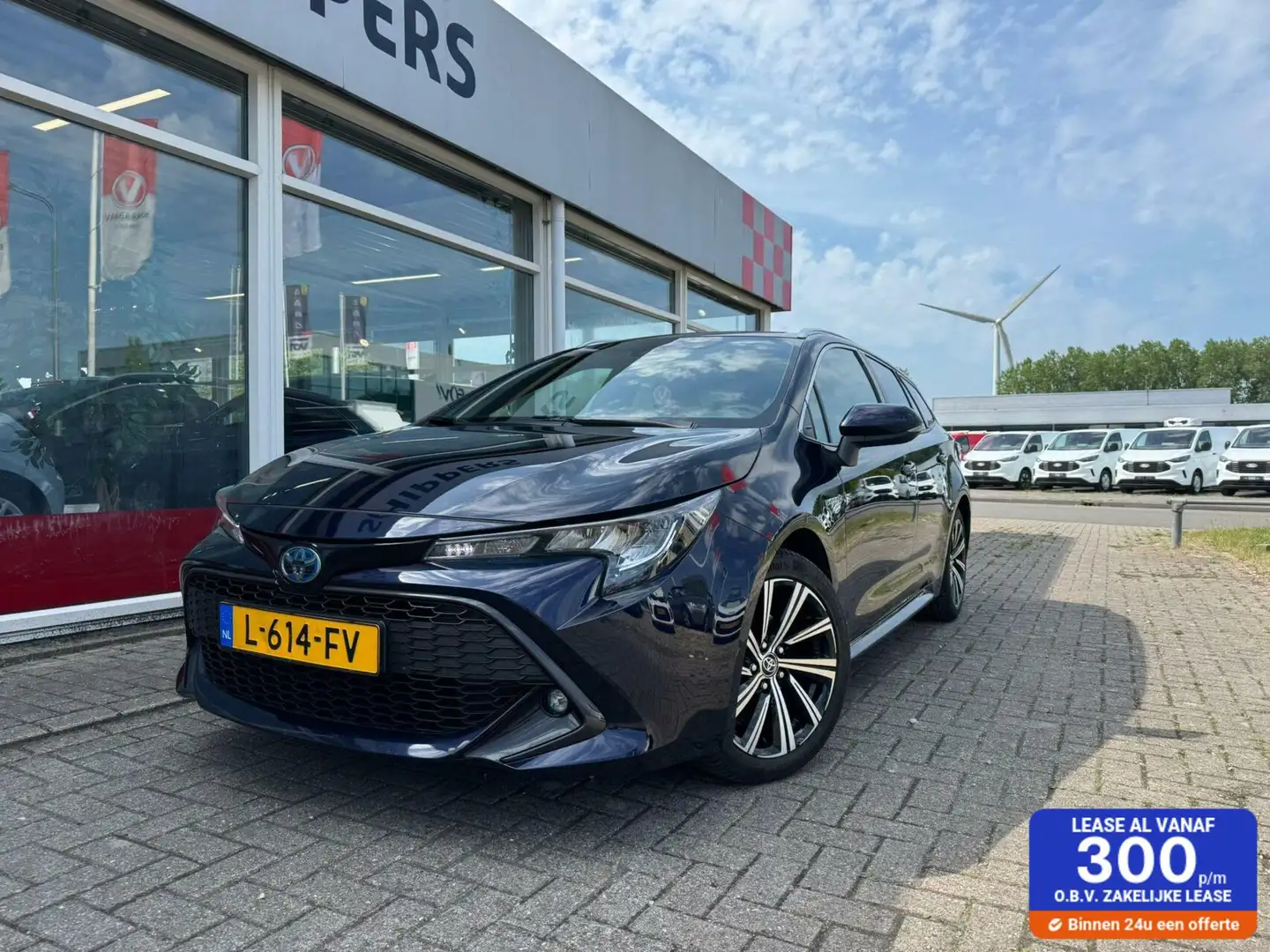 Toyota Corolla Touring Sports 1.8 Hybrid Business Plus Blauw - 1